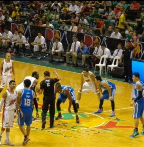 Cuneta Astrodome – San Mig Super Coffee Mixers.